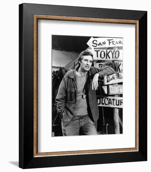 Alan Alda - M*A*S*H-null-Framed Photo