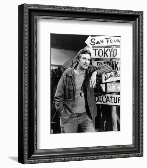 Alan Alda - M*A*S*H-null-Framed Photo