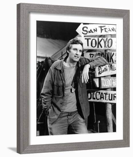 Alan Alda - M*A*S*H-null-Framed Photo