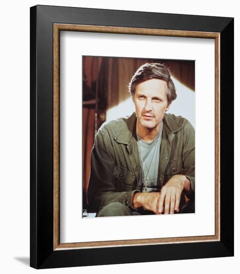 Alan Alda - M*A*S*H-null-Framed Photo