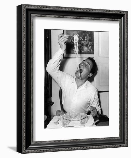 Alberto Sordi Eating Spaghetti-null-Framed Photographic Print