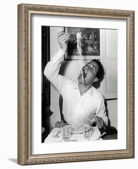 Alberto Sordi Eating Spaghetti-null-Framed Photographic Print