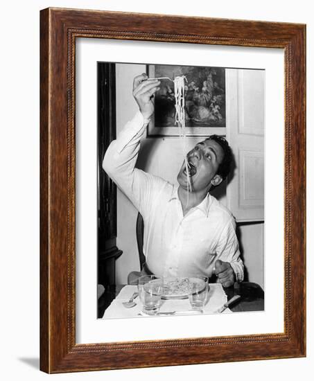 Alberto Sordi Eating Spaghetti-null-Framed Photographic Print