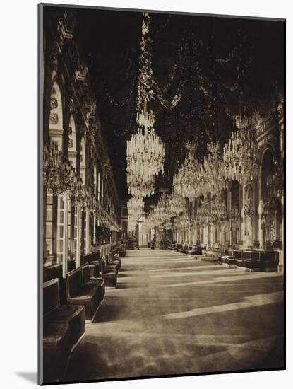 Album : Palais de Versailles, vues d'intérieur, visite de sa magesté la reine Victoria-André-Alphonse-Eugène Disdéri-Mounted Giclee Print