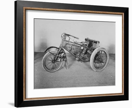 Album photographique : Tricycle de course De Dion-Bouton 1902.-null-Framed Giclee Print