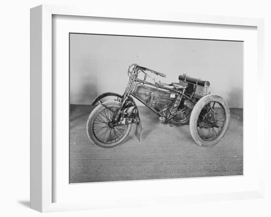 Album photographique : Tricycle de course De Dion-Bouton 1902.-null-Framed Giclee Print