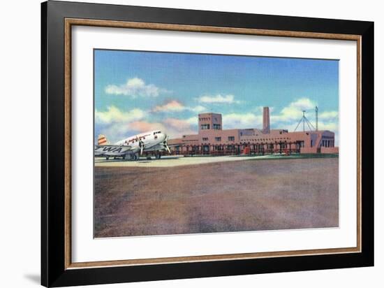 Albuquerque, New Mexico - View of Municipal Airport Admin Building-Lantern Press-Framed Art Print