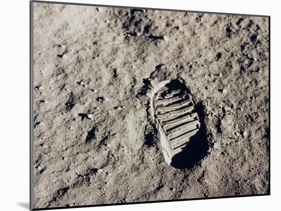 Aldrin's Footprint on the Moon, 1969-null-Mounted Giclee Print