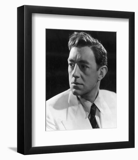 Alec Guinness - The Man in the White Suit-null-Framed Photo