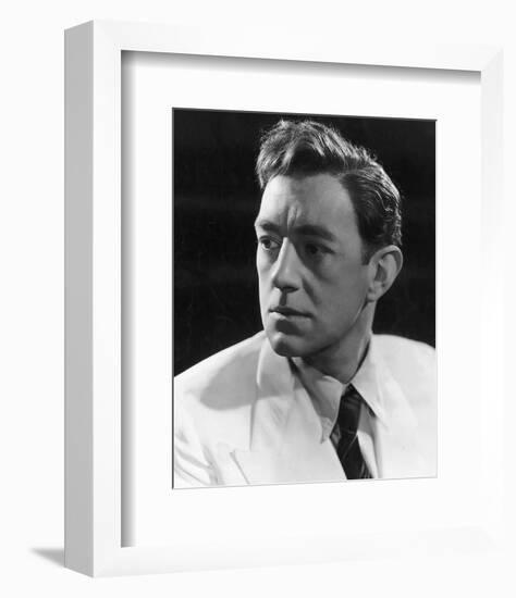 Alec Guinness - The Man in the White Suit-null-Framed Photo