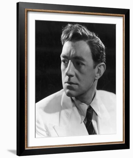 Alec Guinness - The Man in the White Suit-null-Framed Photo