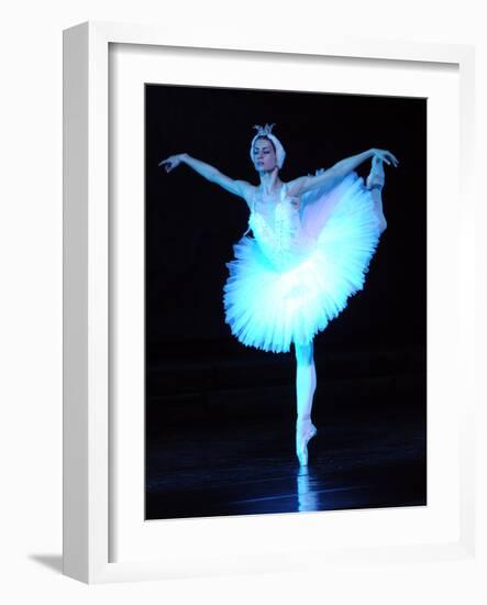 Alexandra Timofeyeva Performs in Tchaikovsky's "Swan Lake" in Moscow's Grand Kremlin Palace, 2012-null-Framed Premium Photographic Print