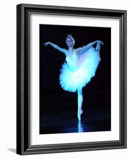 Alexandra Timofeyeva Performs in Tchaikovsky's "Swan Lake" in Moscow's Grand Kremlin Palace, 2012-null-Framed Premium Photographic Print