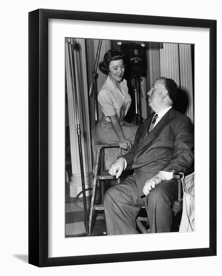 Alfred Hitchcock and sa filler Patricia sur le tournage du film L'Inconnu du Nord-Express STRANGERS-null-Framed Photo