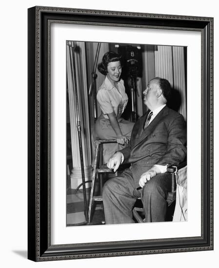 Alfred Hitchcock and sa filler Patricia sur le tournage du film L'Inconnu du Nord-Express STRANGERS-null-Framed Photo