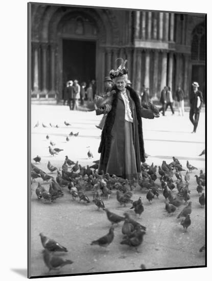 Alice Monet, St.Mark's Square, Venice, October 1908-French Photographer-Mounted Photographic Print