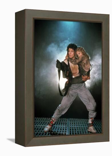 Aliens 1986 Directed by James Cameron Avec Sigourney Weaver and Carrie Henn-null-Framed Stretched Canvas