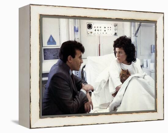 ALIENS, 1986 directed by JAMES CAMERON with Paul Reiser and Sigourney Weaver (photo)-null-Framed Stretched Canvas