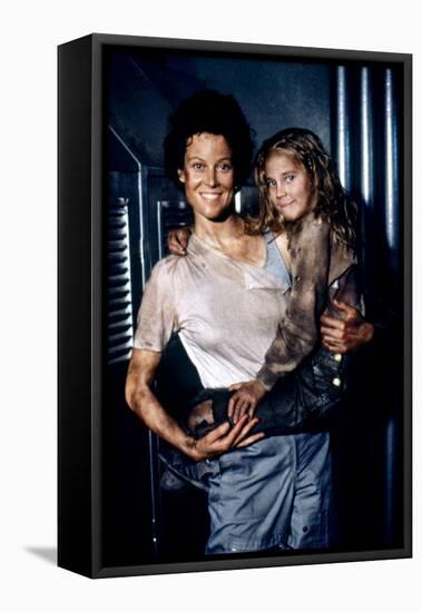 ALIENS, 1986 directed by JAMES CAMERON with Sigourney Weaver and Carrie Henn (photo)-null-Framed Stretched Canvas