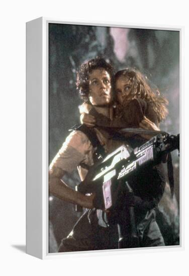ALIENS, 1986 directed by JAMES CAMERON with Sigourney Weaver and Carrie Henn (photo)-null-Framed Stretched Canvas