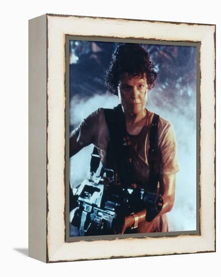 ALIENS, 1986 directed by JAMES CAMERON with Sigourney Weaver (photo)-null-Framed Stretched Canvas