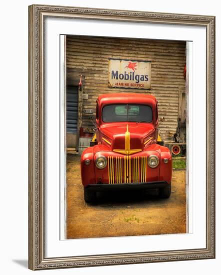 Aloneicus-Satterlee Craig-Framed Photographic Print
