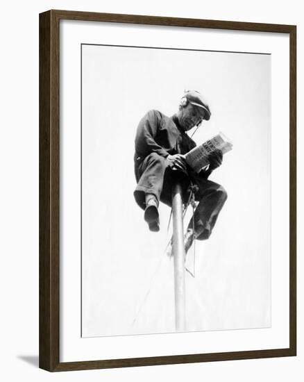 Alvin 'Shipwreck' Kelly Sitting on a 39 Foot Flagpole Atop Eight-Story Hotel St Francis in Newark-null-Framed Photo