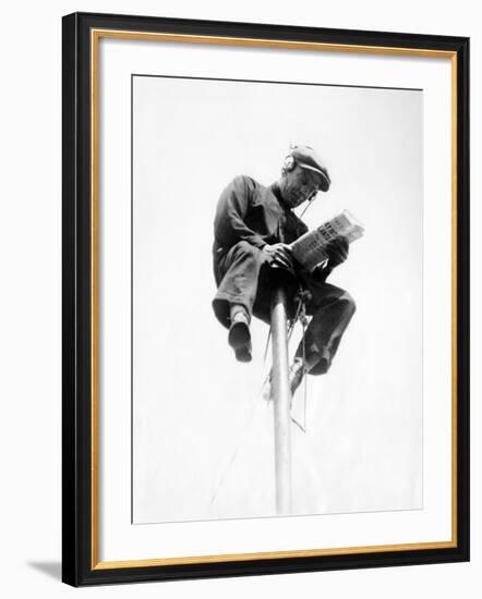 Alvin 'Shipwreck' Kelly Sitting on a 39 Foot Flagpole Atop Eight-Story Hotel St Francis in Newark-null-Framed Photo