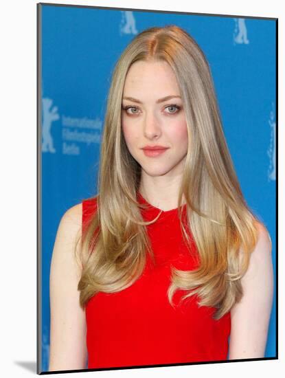 Amanda Seyfried-null-Mounted Photo