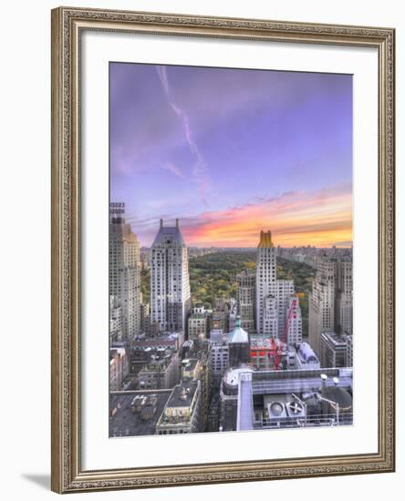 Amanecer Oton?al en Central Park Vertical-Moises Levy-Framed Photographic Print