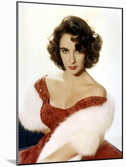 American Actress Elizabeth Taylor with a Red Dress and a Fur Stole C. 1959-null-Mounted Photo
