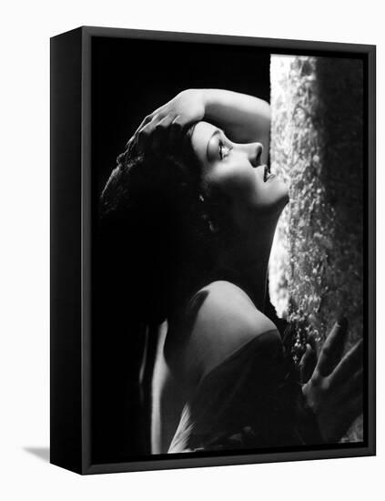 American actress Gloria Swanson (1899 - 1983) 1950 (b/w photo)-null-Framed Stretched Canvas