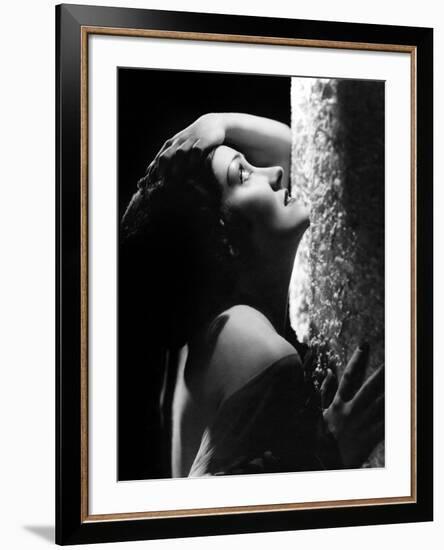 American actress Gloria Swanson (1899 - 1983) 1950 (b/w photo)-null-Framed Photo