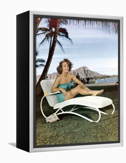 American actress Joan Crawford (1904 - 1977) in the 40s (photo)-null-Framed Stretched Canvas