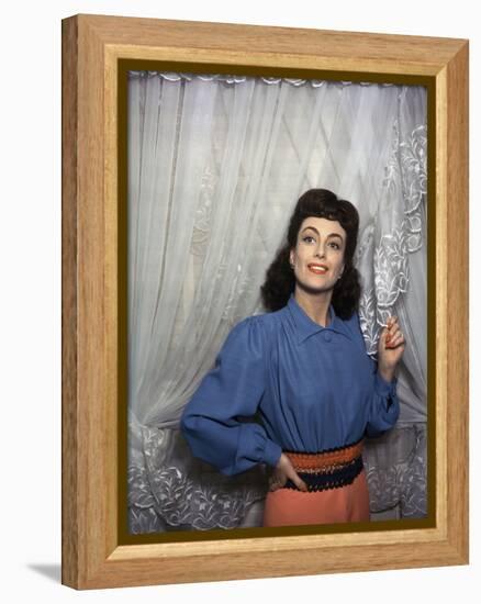 American actress Joan Crawford (1904 - 1977) in the 40s (photo)-null-Framed Stretched Canvas