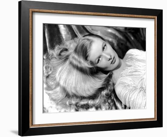 American Actress Veronica Lake (1919-1973) C. 1942-null-Framed Photo