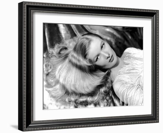 American Actress Veronica Lake (1919-1973) C. 1942-null-Framed Photo