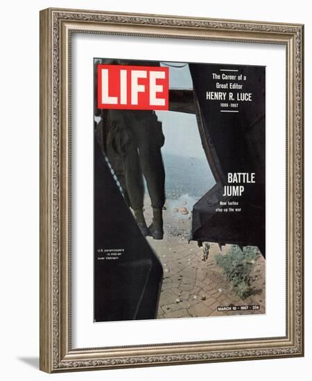 American Paratroopers, 2nd Batt. 503rd Inf. Reg 173rd Airborne Brigade, Vietnam War, March 10, 1967-Co Rentmeester-Framed Photographic Print