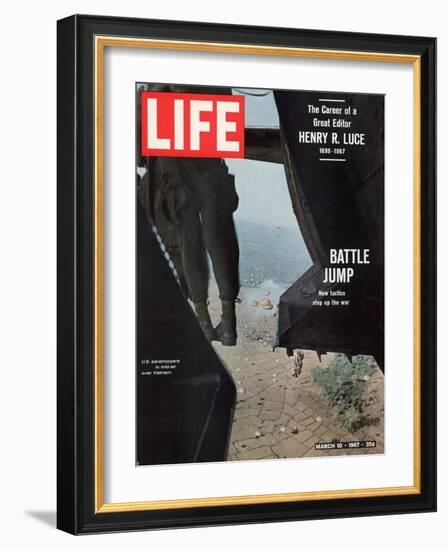 American Paratroopers, 2nd Batt. 503rd Inf. Reg 173rd Airborne Brigade, Vietnam War, March 10, 1967-Co Rentmeester-Framed Photographic Print