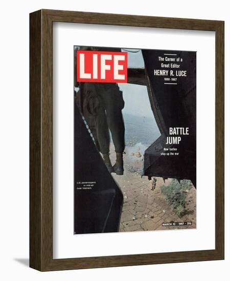 American Paratroopers, 2nd Batt. 503rd Inf. Reg 173rd Airborne Brigade, Vietnam War, March 10, 1967-Co Rentmeester-Framed Photographic Print