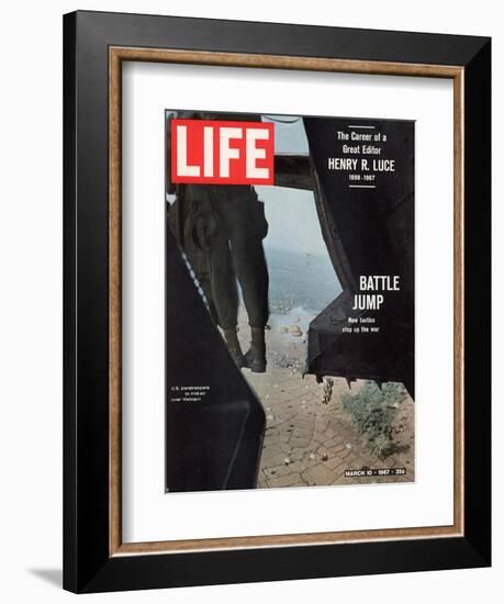 American Paratroopers, 2nd Batt. 503rd Inf. Reg 173rd Airborne Brigade, Vietnam War, March 10, 1967-Co Rentmeester-Framed Photographic Print