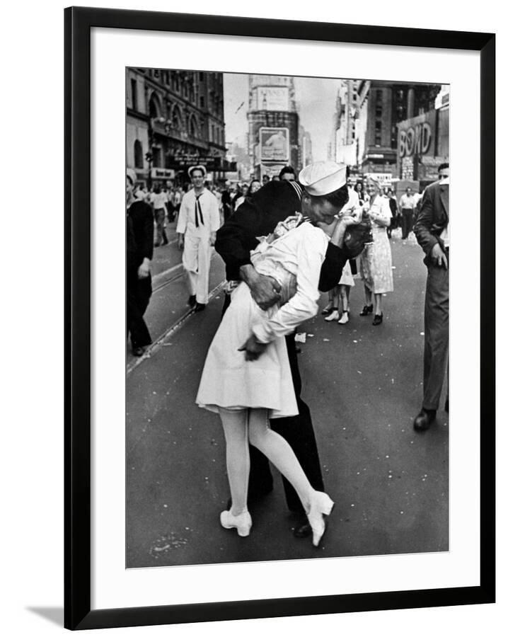 American Sailor Clutching A White Uniformed Nurse In Passionate American Sailor Clutching A White Uniformed Nurse In Passionate Kiss Times Square Framed Photographic Print By Alfred Eisenstaedt Art Com