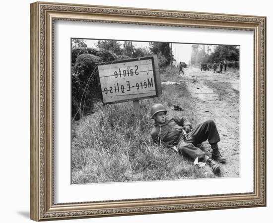 American Soldier Elmer Habbs of Delaware Resting as Troops Advance in Allied Invasion of Normandy-Bob Landry-Framed Photographic Print