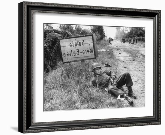 American Soldier Elmer Habbs of Delaware Resting as Troops Advance in Allied Invasion of Normandy-Bob Landry-Framed Photographic Print