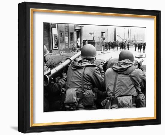 American Troops Face East Berlin at Checkpoint Charlie at Friedrichstrasse in West Berlin-null-Framed Photo