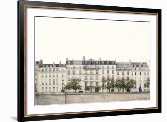 Amour de la Ville-Irene Suchocki-Framed Giclee Print