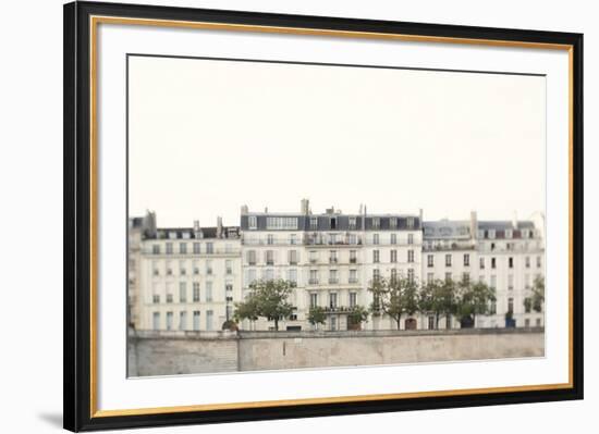 Amour de la Ville-Irene Suchocki-Framed Giclee Print