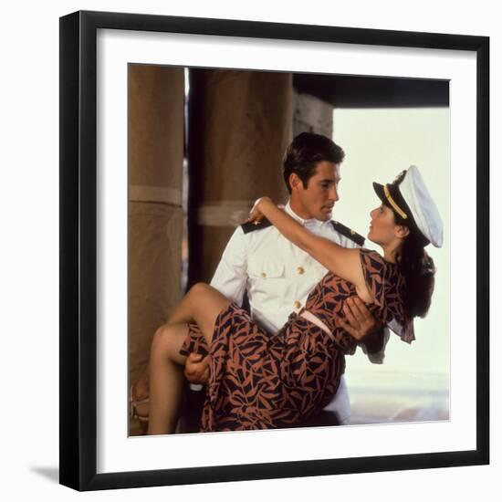 An Officer And A Gentleman, Richard Gere, Debra Winger, 1982-null-Framed Photo