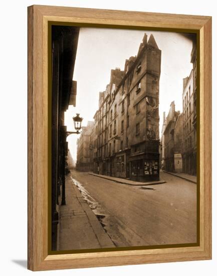 Angle des Rues de Seine et de l'E?Chaude?, 6e Arrondissement, Mai 1924-Eugène Atget-Framed Premier Image Canvas