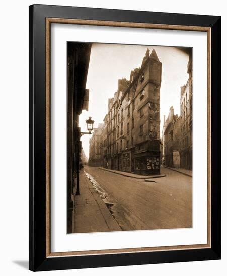 Angle des Rues de Seine et de l'E?Chaude?, 6e Arrondissement, Mai 1924-Eugène Atget-Framed Photographic Print